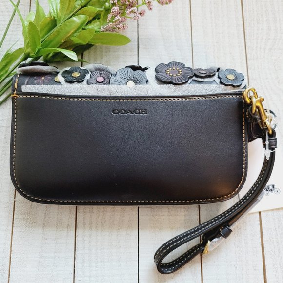 NWT Coach Tea Rose Floral Applique Black Clutch - Picture 4 of 11